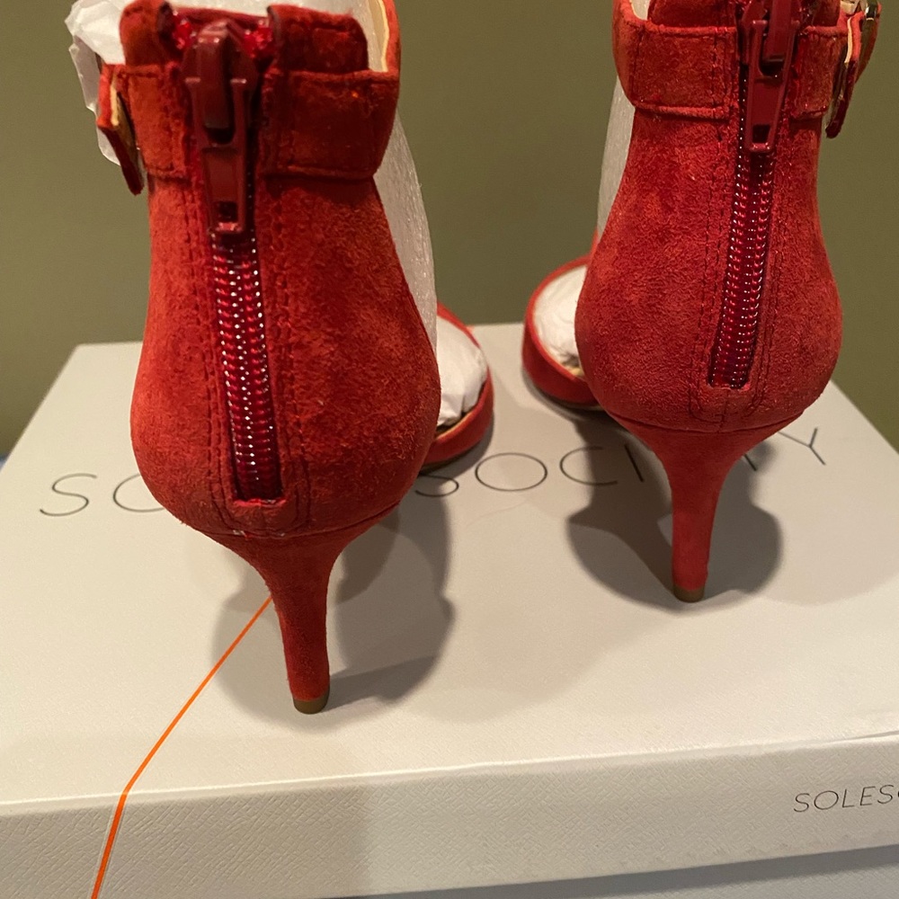 Sole society Woman’s red suede dress shoe size 6 1/2. New in box. - Picture 4 of 6